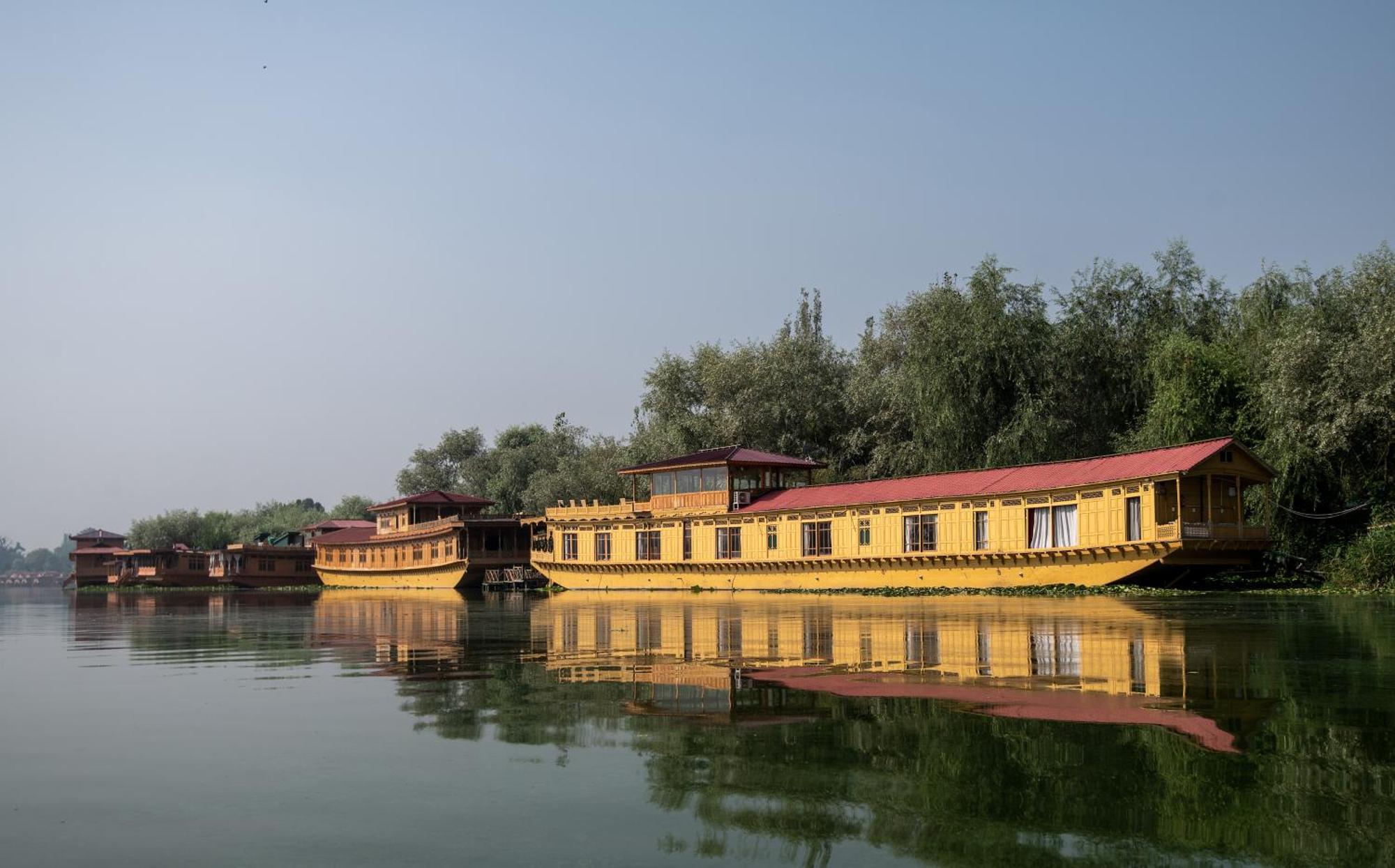 Hotel Mascot Houseboats Srīnagar Esterno foto